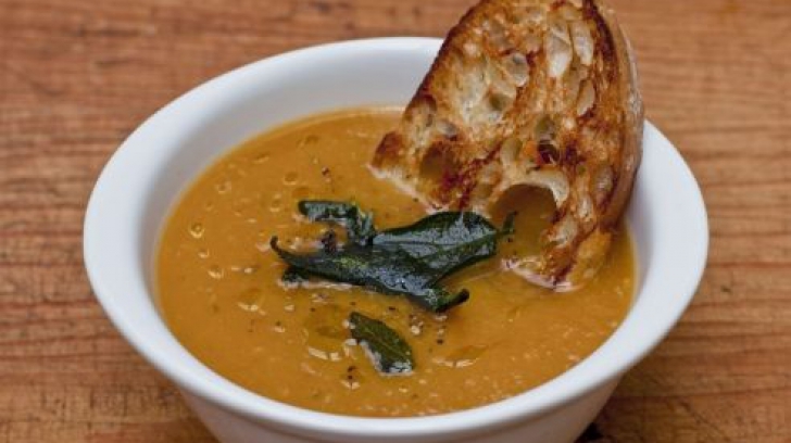 Rețetă Jamie Oliver: Supă cremă de dovleac 