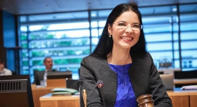 CULISELE STATULUI PARALEL. Ana Birchall pune tunurile pe Mircea Geoană: „N-am niciun pic de respect față de domnia sa”