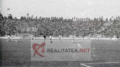 Imagine de la meciul Romania - Danemarca 3-1 din 1989, scanata de pe negativul original. Arhiva: Cristian Otopeanu