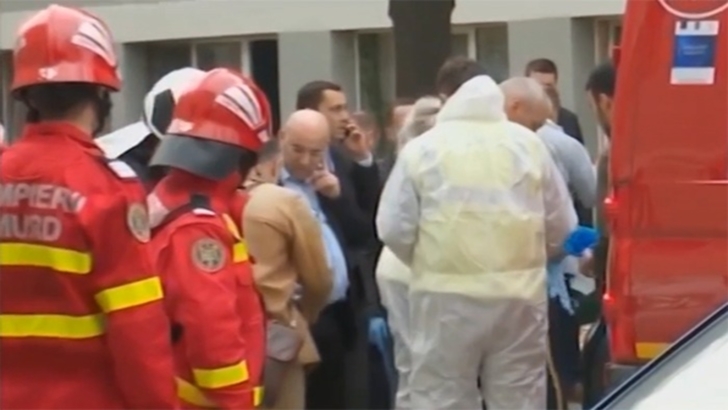 Bloc evacuat după ce un bătrân a amenințat că se aruncă în aer(Video)