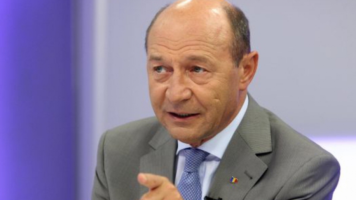 Traian Băsescu atrage atenția: ”Toţi pilonii stabilităţii macroeconomice sunt frânţi deja”
