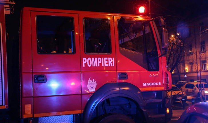 Incendiu devastator la o casă dintr-o comună din județul Argeș