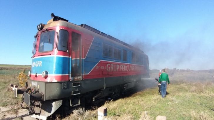 Panică în județul Constanța: locomotiva unui tren încărcat cu combustibil a luat foc în mers
