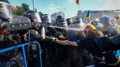 Jandarmii au dat amenzi de peste 70.000 de lei la meciul FCBS Manchester. Foto/Inquam