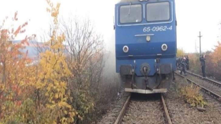 O elevă de 13 ani din Vaslui, a vrut să se sinucidă! S-a pus în fața trenului, care însă a trecut peste ea!
