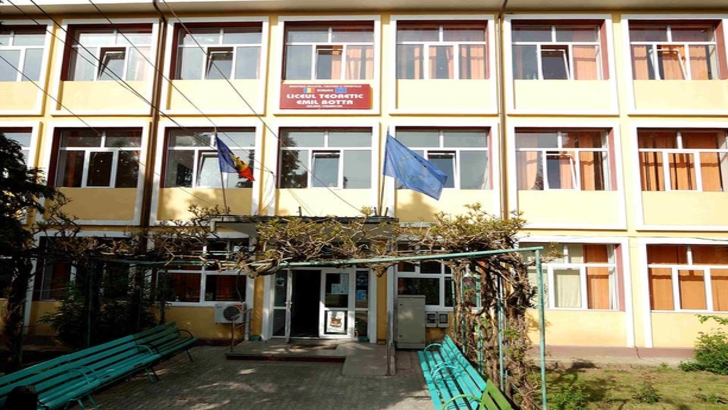 Un nou scandal cu tentă sexuală la liceul Emil Botta din Vrancea