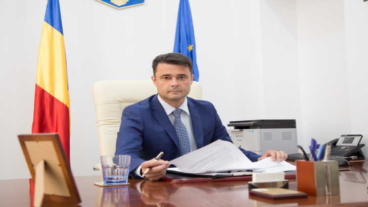 Primarul Sectorului 5 - Daniel Florea a anulat licitația pentru telefoane. Elevii vor primi tablete pentru cursurile online