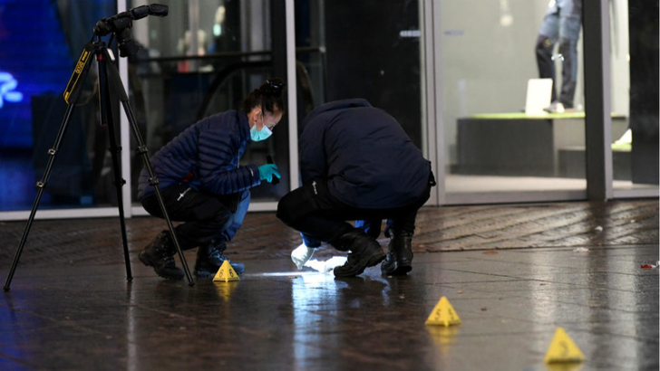 Atac cu cuțitul la Haga. Poliția olandeză, anunț despre posibilitatea unui atentat terorist