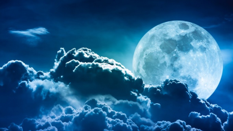 Impactul Lunii Albastre asupra zodiilor, fenomenul astronomic așteptat pe 19 august: schimbări uriașe provocate de combinația de energii puternice