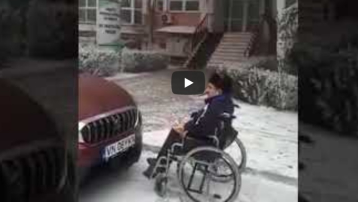 Pacient în scaun cu rotile, abandonat și umilit la Spitalul Județean Focșani