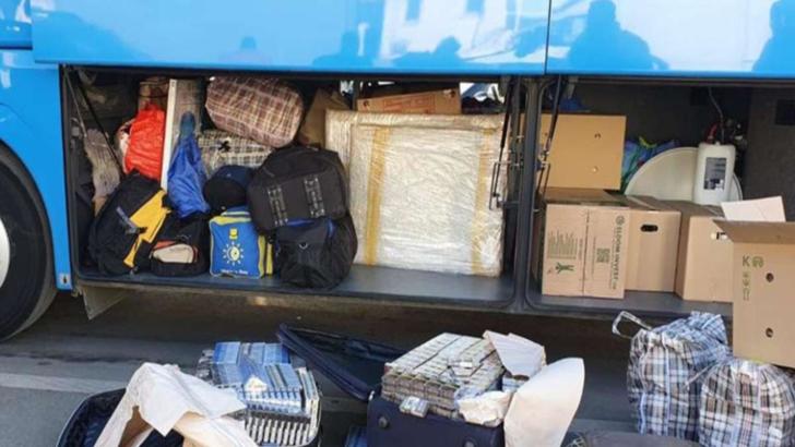 Peste 2.000 de pachete de țigări de contrabandă, confiscate de la doi bulgari