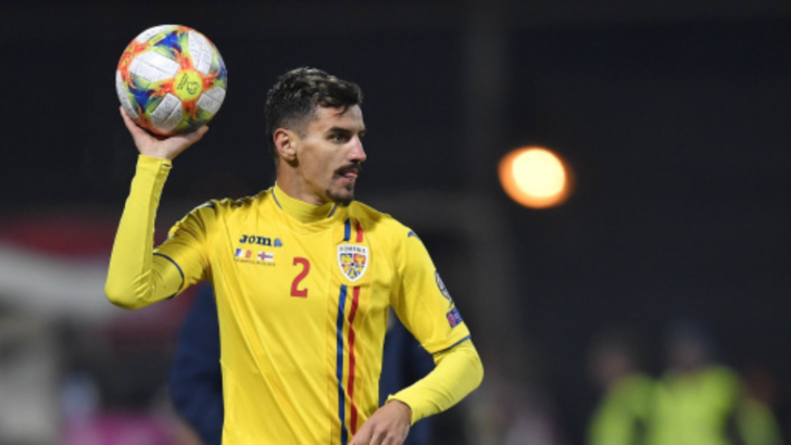 Un internațional român i-a răspuns cu un gest obscen unui fan care îl criticase