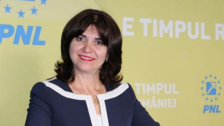 Ministrul Monica Anisie le cere profesorilor: "Copiii să citească la școală 20 de minute zilnic"