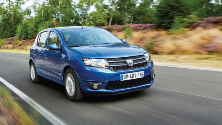 Dacia Sandero i-a cucerit pe britanici: ”Pentru 8.200 de euro primiţi plafon, uşi şi un fel de motor”