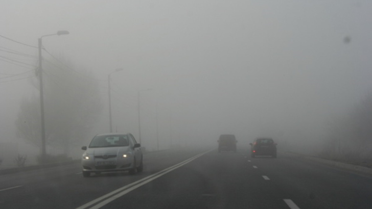 Ceața dă bătăi de cap șoferilor în mai multe județe