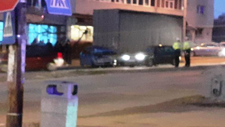 Accident în Slatina. Șapte mașini au fost avariate de remorca unui tir 