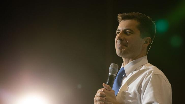 Surpriză în Iowa: Pete Buttigieg conduce în alegerile interne din Partidul Democrat 