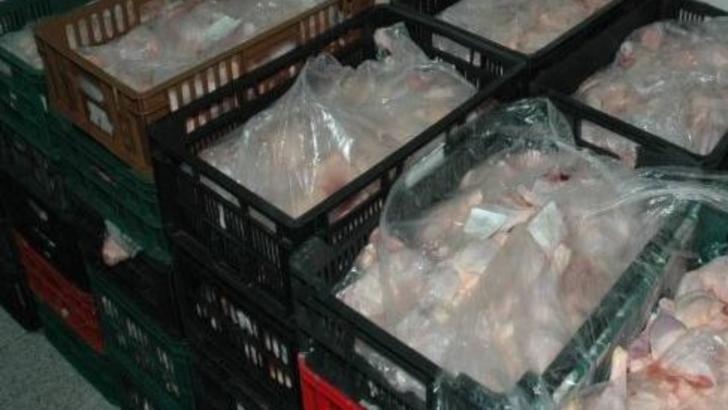 Alertă alimentară! Carne de pasăre din zone cu gripă aviară, în magazinele din țară