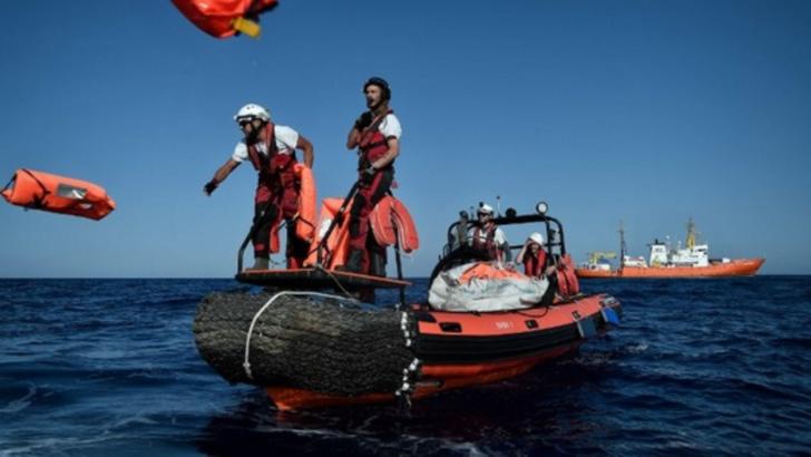 Tragedie pe apă! 14 morți, după scufundarea unei ambarcațiuni cu refugiați