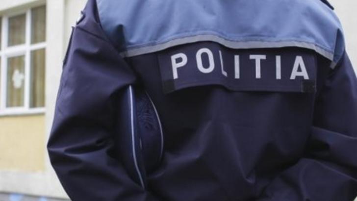 Un poliţist din Prahova a sunat la 112 să anunţe că-l bate soţia. Și-a chemat în ajutor colegii