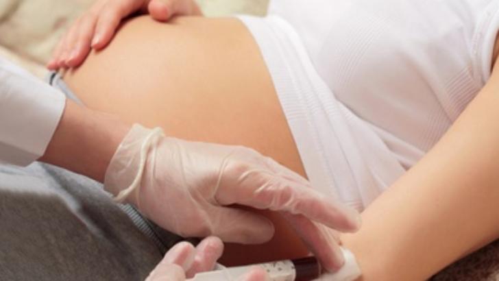 Povestea terifiantă a femeii care a fost însărcinată PESTE 12 luni! Cum arăta bebeluşul la naştere