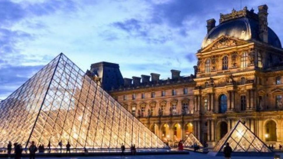 Muzeul Luvru din Paris a fost închis din cauza unor amenințări cu bombă