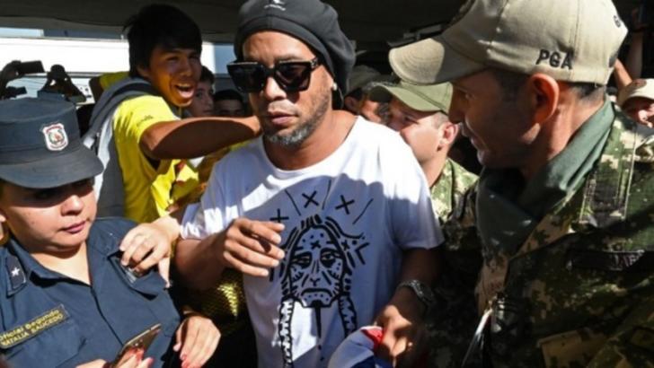 Șoc în lumea fotbalului! Ronaldinho a fost arestat în Paraguay
