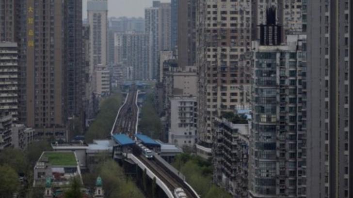 Chinezii au renunțat la unele restricții. Cum arată acum viața în Wuhan