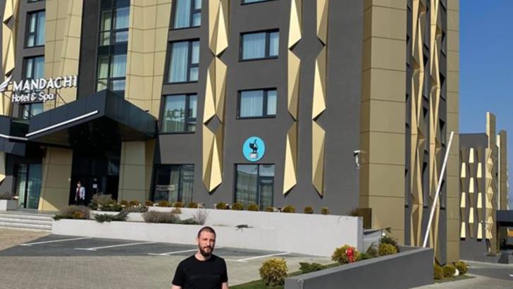 Coronavirus: Ștefan Mandachi își pune la dispoziție hotelul pentru pentru medici, asistenți medicali, polițiști
