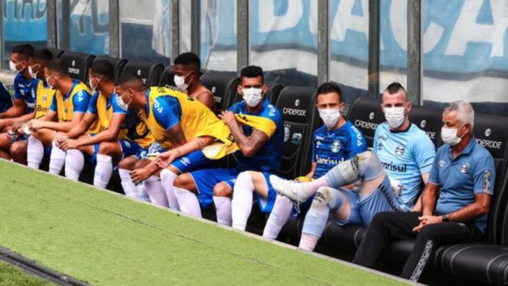 Coronavirus | Un fotbalist cunoscut și-a reziliat contractul, de teamă să nu fie infectat