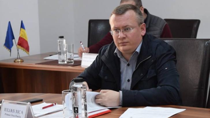 Noi percheziții acasă la primarul orașului Panciu – Iulian Nica va fi dus la Parchet pentru audieri