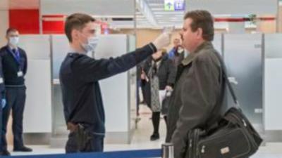 HAOS pe aeroportul Otopeni. Sute de români pleacă la muncă în afara țării