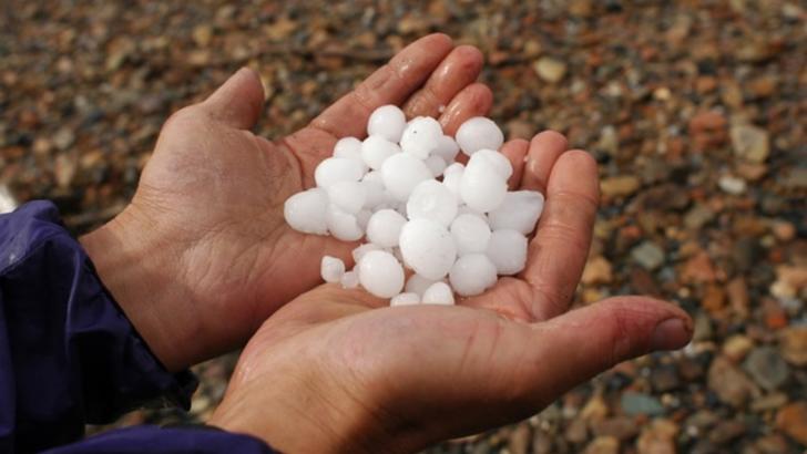 Alertă meteo: este COD PORTOCALIU de ploi și grindină