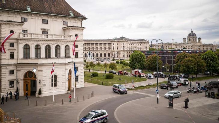 Alertă teroristă la Viena! Palatul Hofburg, sediul Preşedinţiei Austriei