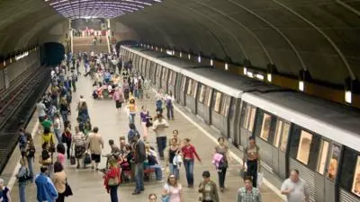 Aglomeratie la metrou