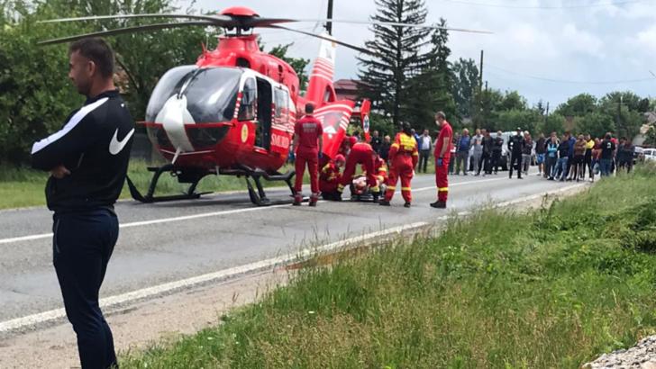 Doi copii și doi adulți, răniți într-un accident. A intervenit elicopterul SMURD