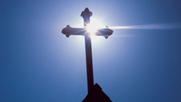 Sărbătoare 8 mai. Un mare sfânt este pomenit - Cruce cu roșu în calendarul ortodox. Ce nu ai voie să faci astăzi
