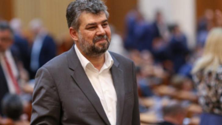 Marcel Ciolacu, fără MASCĂ în Parlament! Microfon dezinfectat după discursul lui 