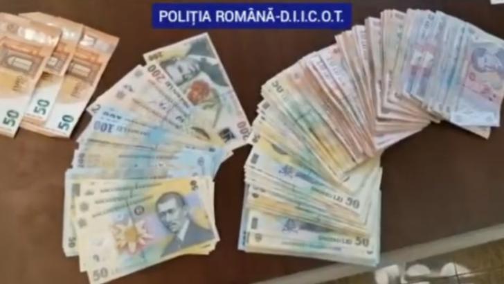 Descinderi de amploare la o rețea de traficanți de droguri din Dâmbovița: 3 persoane reținute