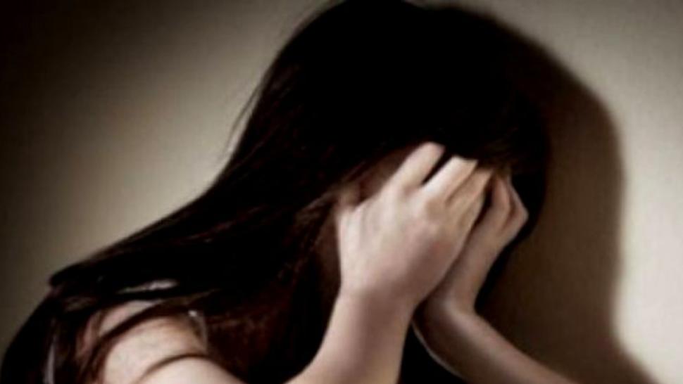 Cutremurător: adolescentă de 13 ani, violată de propria mamă și de concubin, la Constanța! Ororile la care a fost supusă copila, timp de 4 ani