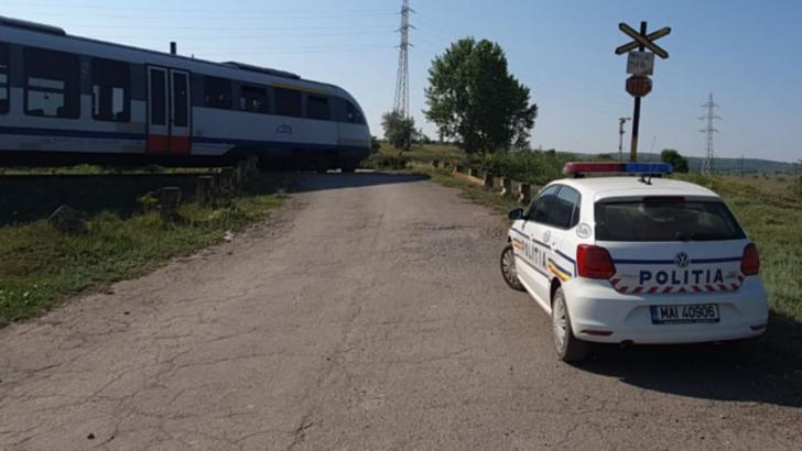 FOTO Femeie accidentată după ce o mașină a fost lovită de un tren de pasageri la Tulcea  Foto: Radio România Constanța