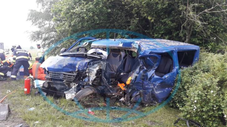 Accident rutier foarte grav cu români în Cehia: un mort și șapte răniți Foto: www.ceskenoviny.cz