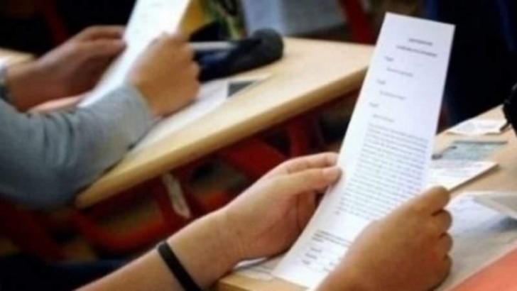 Scandal la Evaluarea Naţională: Subiectele la Matematică au fost făcute publice după o oră de la începerea examenului