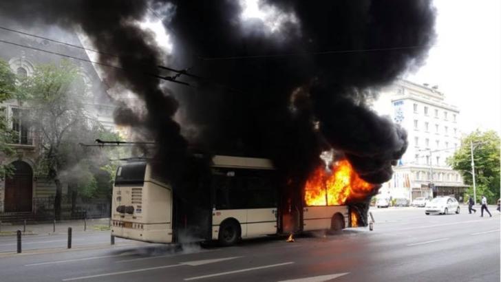 Gabriela Firea, prima reacție după ce un troleibuz a luat foc în mers, în Capitală 