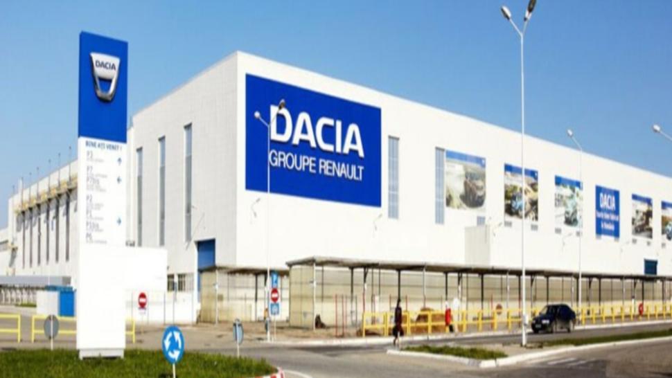 Exod masiv la uzina Dacia: peste 300 de angajați pleacă începând din această lună. Care este motivul