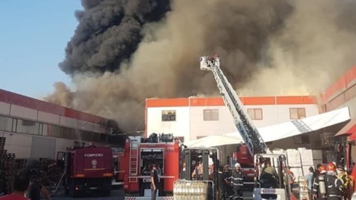 Incendiu violent la un depozit din Bragadiru, în apropiere de Șoseaua de Centură a Capitalei