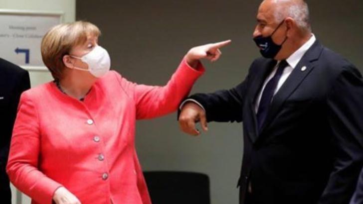 Este fotografia zilei în Bulgaria. Angela Merkel îi explică lui Boiko Borisov cum se poartă masca