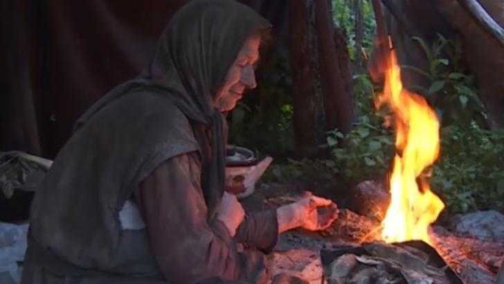 Povestea tulburătoare a femeii care a trăit 70 de ani într-o pădure sălbatică din Siberia. Uluitor de ce a ales IZOLAREA