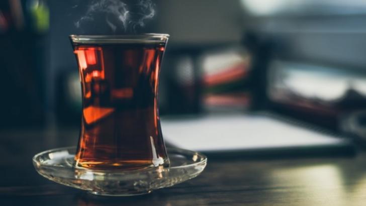 Cafea sau ceai negru: Ce băutură este mai benefică pentru organism? (P)