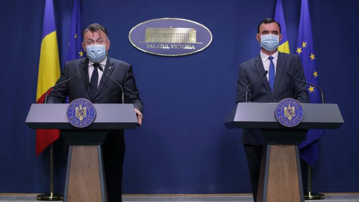 Nelul Tătaru, ministrul Sănătății, și Bogdan Despescu, secretar de stat în Ministerul Afacerilor Interne Foto: Inquam Photos/Octav Ganea